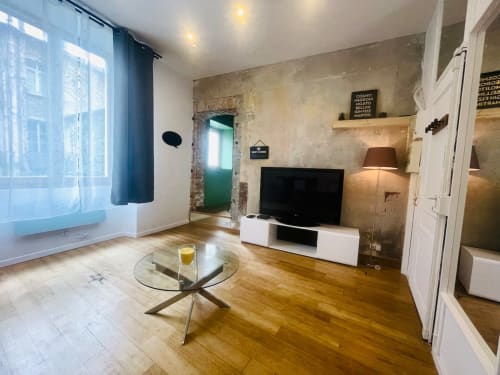 living room in Grenoble, cozy rental living space, comfortable short-term stay, furnished apartment Grenoble