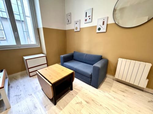 living room in Grenoble, cozy rental living space, comfortable short-term stay, furnished apartment Grenoble