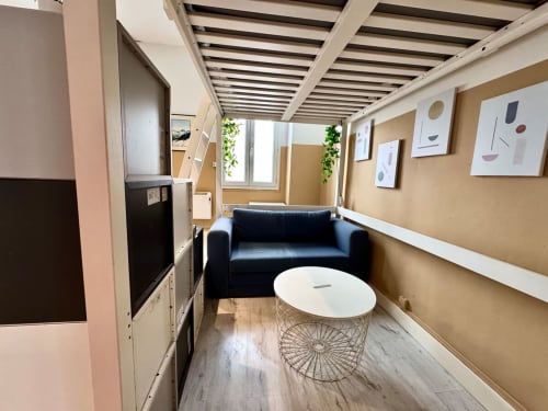 cozy bedroom rental Grenoble, comfortable short-term stay, luxury bedding, restful sleep in Grenoble