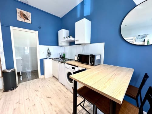 kitchen in rental property, fully equipped kitchen, self-catering apartment Grenoble, holiday home kitchen amenities
