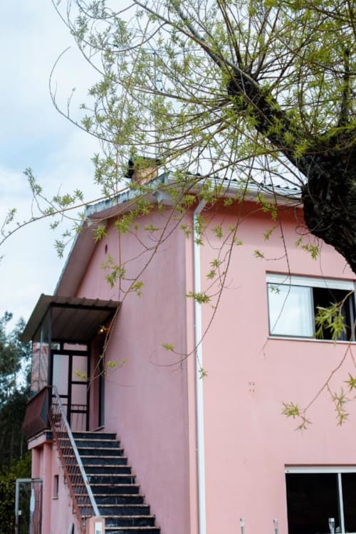 AL Nonna Eli | Alojamento Local | Alojamento | Escadas | Janelas | Porta | Árvores | Céu | Nuvens