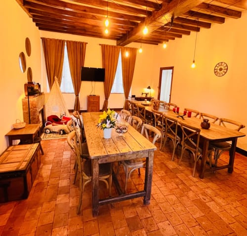 Salle à manger de la propriété | Prestations élégantes de location de vacances à Maison Henriette, Léré