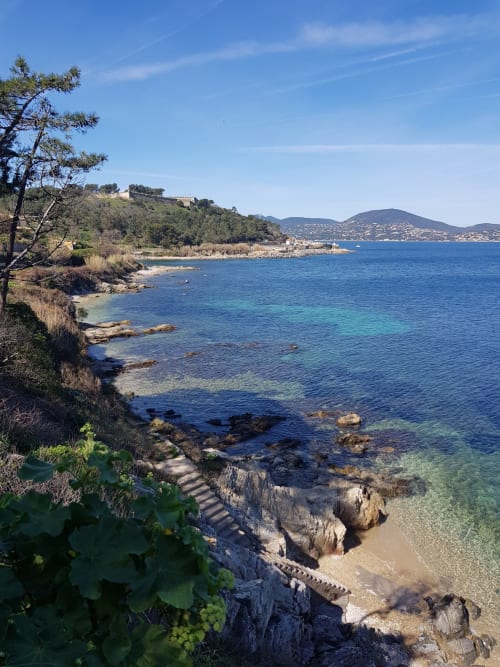 sentier du littoral à 8 mn à pied