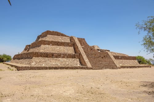 Zona arqueológica de Pañhu, pirámide, en el Municipio de Tecozautla, muy cerca de Tasquillo.