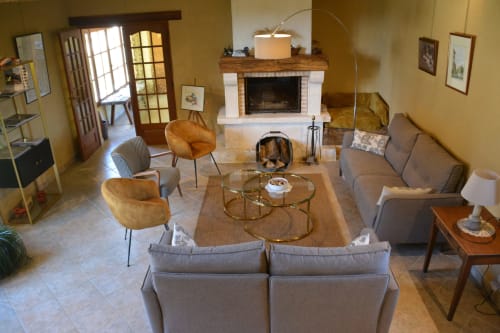 Common lounge of the Château de Ribourdin bed and breakfast in Auxerre