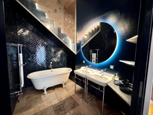modern bathroom, rental with private bathroom, vacation rental with amenities, en-suite bathroom Grenoble