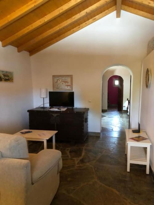 Relaxe com Estilo – Uma Sala de Estar Aconchegante e Elegante para o Seu Conforto