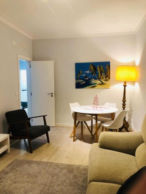Relaxe com Estilo – Uma sala de estar aconchegante e elegante para o seu conforto.