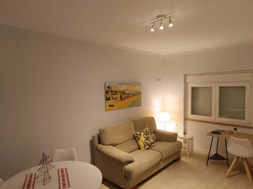Relaxe com Estilo – Uma Sala de Estar Aconchegante e Elegante para o Seu Conforto