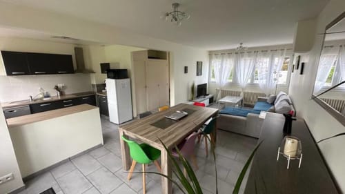 Fully equipped kitchen rental, holiday home with modern kitchen, self-catering accommodation, vacation rental with kitchen, gourmet cooking space.