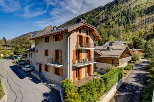 Cozy outside view | Terrace Apartment – ​​Elegance and Comfort at the Foot of Mont Blanc