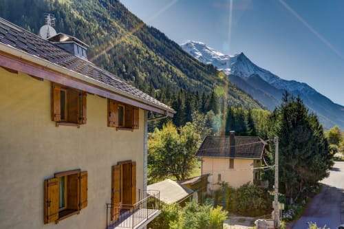 Outside view with mountain | Penthouse Apartment – ​​Luxury and Exceptional Panorama