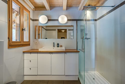 Bathroom with shower area | Penthouse Apartment – ​​Luxury and Exceptional Panorama