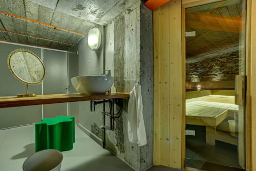Washroom | Balcony Apartment – ​​Stunning View and Alpine Charm