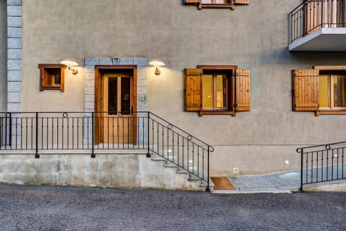 Outside of the apartment | Appartement Balcon – Vue Imprenable et Charme Alpin
