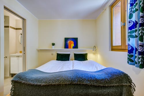Bedroom | Balcony Apartment – ​​Stunning View and Alpine Charm