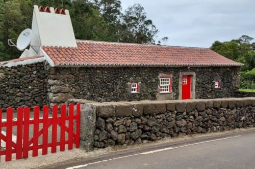 Outside view of the accommodation | Relax and Unwind in Ti Chôa - Casa da Mata