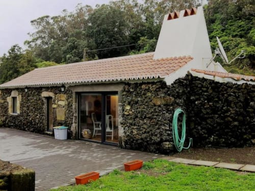 Outside view of the accommodation | Relax and Unwind in Ti Chôa - Casa da Mata