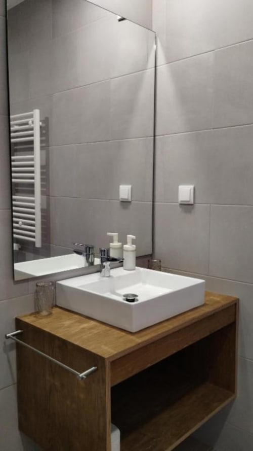 Bathroom sink | Large Double or Twin Room with Countryside Charm in Óbidos