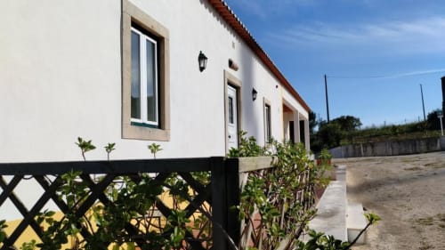 Parte exterior do alojamento | Espaçoso Quarto Familiar para Escapadinhas Rurais em Óbidos