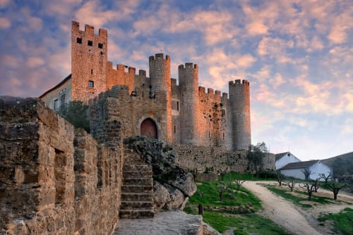 Stunning view of the Óbidos Castle | Quinta do Oratório Agroturismo – Authentic Rural Stay in Óbidos, Rua de São Bento