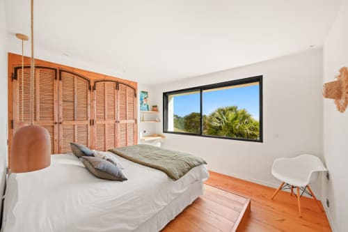 Villa Toscanella- Bandol-luxury--sea view-swimingpool-holiday rentals-seasonal rental-8 people- secured residence-jc conciergerie-palm trees-double room