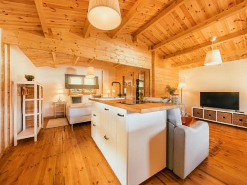 Peaceful Lakeview Bedrooms – Sleep in Serenity at Chalet do Lago