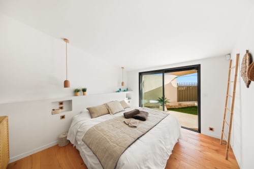 Villa Toscanella- Bandol-luxury--sea view-swimingpool-holiday rentals-seasonal rental-8 people- secured residence-jc conciergerie-terrace-sun-double room