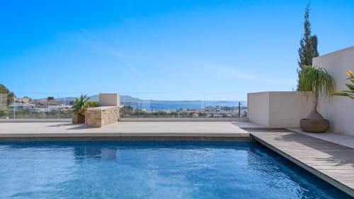 Villa Toscanella- Bandol-luxury--sea view-swimingpool-holiday rentals-seasonal rental-8 people- secured residence-jc conciergerie-terrace-sun 