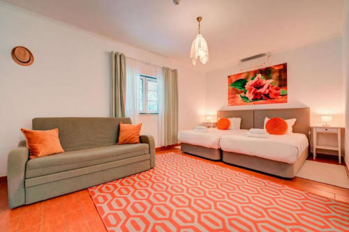 Peaceful Lakeview Bedrooms – Sleep in Serenity at Chalet do Lago
