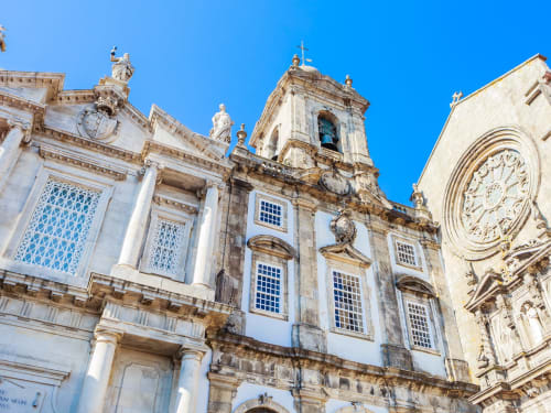 Beautiful structure of the São Francisco Church | Escape to Serenity at Estremadouro Country Houses in Madalena, Portugal