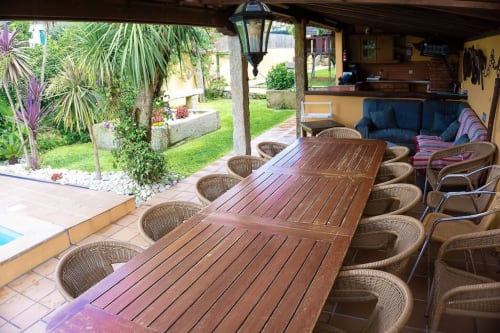 Long table for gatherings or meetings outside the house | Casa da Pedrosa: Your Ideal Retreat in Ponte de Lima, Portugal