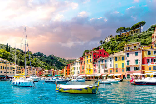Colorate case sul waterfront e barche a Portofino vicino a Genova, Italia - zona Hotel Pellicceria Superior