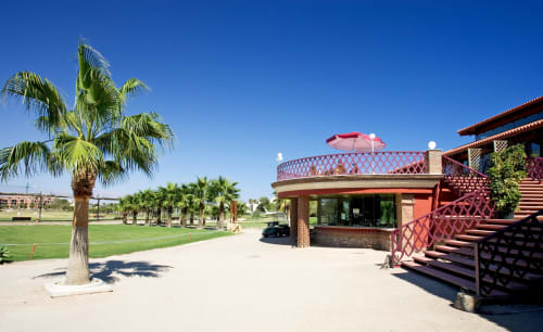 BONITO ENTORNO: ZONA DEPORTIVA, AUDITORIO, PLAZA DE TOROS, MEJORES BARES Y RESTAURANTES, SUPERMERCADOS