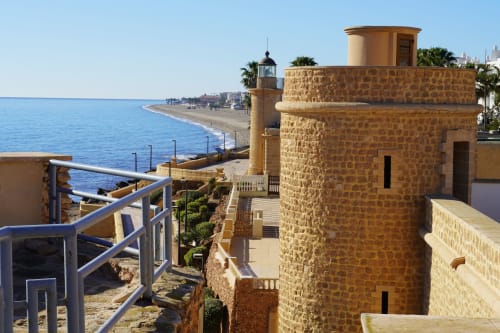 CASTILLO DE SANTA ANA, FARO Y PLAYAS COMODAS Y DE AGUA CRISTALINA