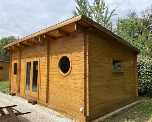 Jardins du Soleil Barthelasse Avignon vacances Provence Sun holidays vacation swimming pool piscine campagne countryside festival gîte Africa guest house chambre bedroom lit lits bed cosy ambiance Afrique romantique enfants nature Vaucluse Gard France calm calme relaxation family famille hotel