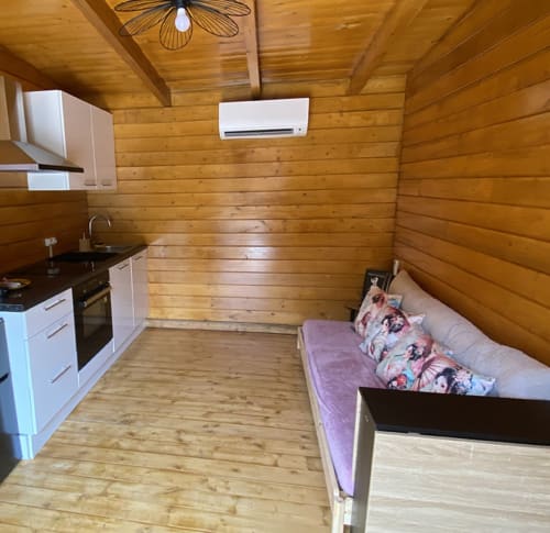 Jardins du Soleil Barthelasse Avignon vacances Provence Sun holidays vacation swimming pool piscine campagne countryside festival gîte Africa guest house chambre bedroom lit lits bed cosy ambiance Afrique romantique enfants nature Vaucluse Gard France calm calme relaxation family famille hotel