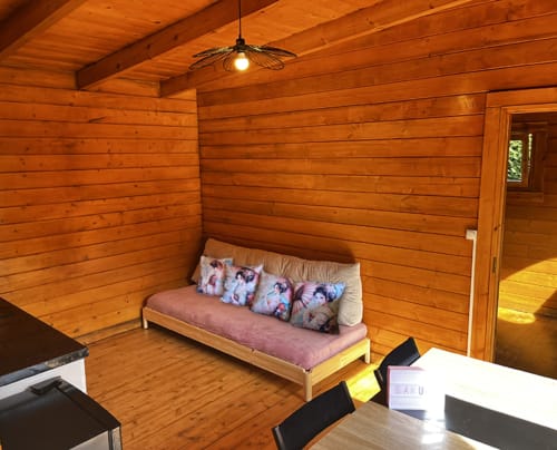 Jardins du Soleil Barthelasse Avignon vacances Provence Sun holidays vacation swimming pool piscine campagne countryside festival gîte Africa guest house chambre bedroom lit lits bed cosy ambiance Afrique romantique enfants nature Vaucluse Gard France calm calme relaxation family famille hotel