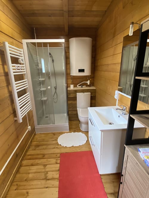 Jardins du Soleil Barthelasse Avignon vacances Provence Sun holidays vacation swimming pool piscine campagne countryside festival gîte Africa guest house chambre bedroom lit lits bed cosy ambiance Afrique romantique enfants nature Vaucluse Gard France calm calme relaxation family famille hotel