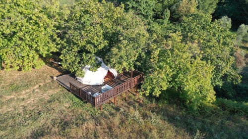 Tenda glamping con terrazza personale immersa nella maremma toscana al podere di maggio