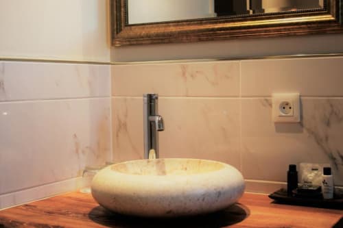 elegant sink | Relax in the Comfort of the Climate Room at Domaine Pont Juillet