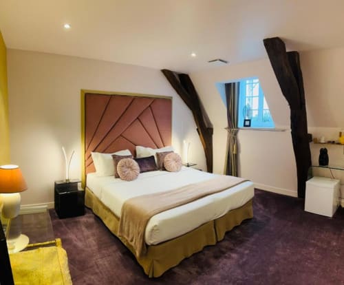 Comfortable bedroom with pillows | Experience Elegance in the Prestige Room at Domaine Pont Juillet
