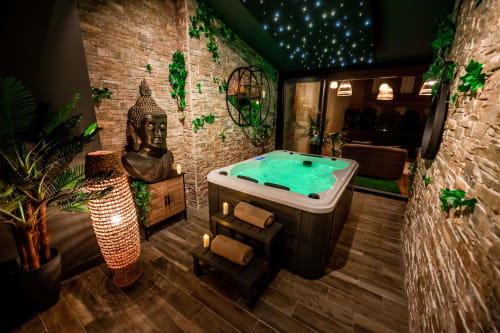 Suite luxe - Love room - espace jacuzzi - ciel étoilé - terrasse - salon extérieur - chaises longues - Toulouse centre