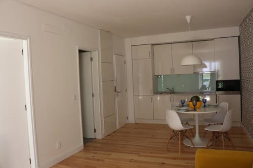 Dining area and kitchen | Stay in Comfort at Loving Chiado 3 – A True Lisbon Retreat