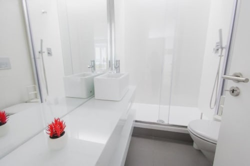 Bathroom with shower area | Loving Chiado 5 – Your Cozy Escape in the Heart of Lisbon