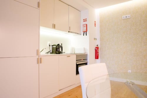 Kitchen | Bedroom | Discover Loving Chiado 7 – A Modern Retreat in Lisbon