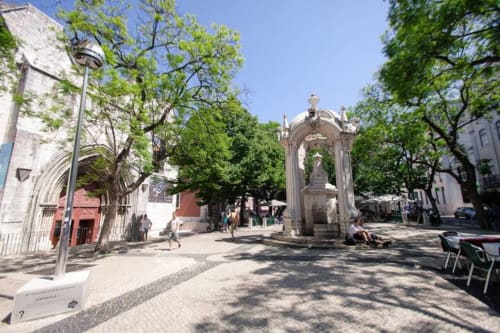Largo do Carmo | Loving Chiado – Your Stylish Stay in the Heart of Lisbon