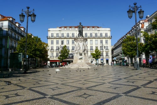 Luis de Camões Square | Loving Chiado – Your Stylish Stay in the Heart of Lisbon