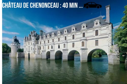 Château de Chenonceau with river arches, 40 min from Ilot Cosy and Spa in Luçay-le-Mâle