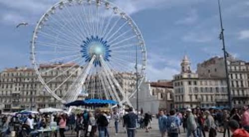 Ferris Wheel | Relax in La Sardine: A Cozy Retreat in Marseille